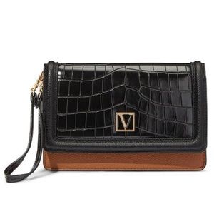 The Victoria Tech Wristlet